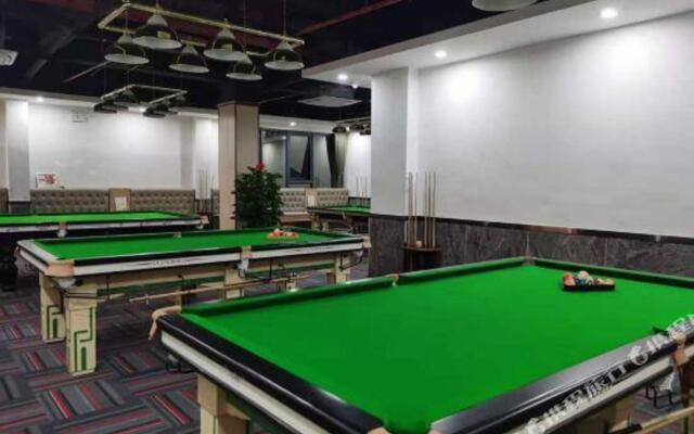 Heantang Select Hotel (Shenzhen Beibantian Metro Station)