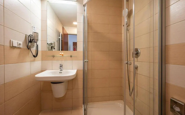 Hotel Ruby Blue