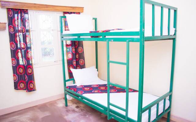 Kilihomebase & Campsite - Hostel