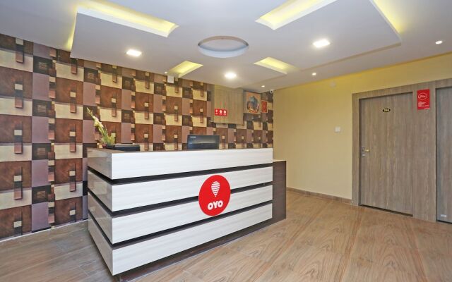 OYO Flagship 11549 Crystal INN