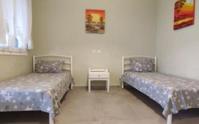 Garlis Apartments