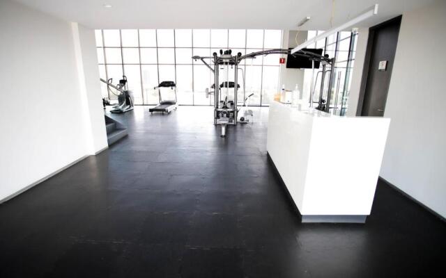 LatitudLuxe apartment in Providencia with pool and gym