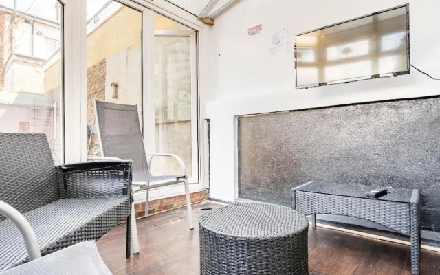 Maidstone - Sleeps 6 - Parking - Garden - 96ws