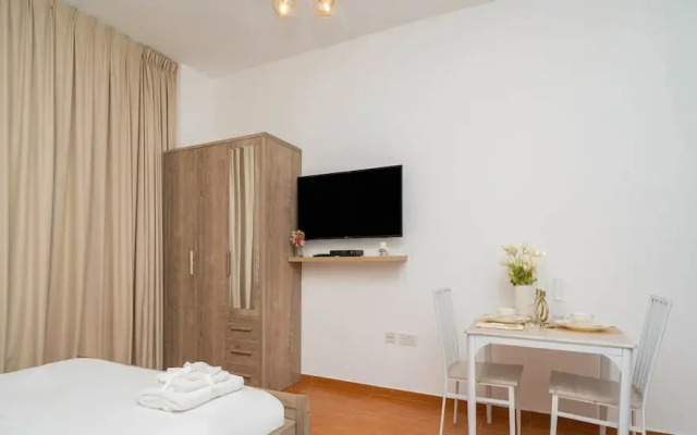 Modern & Stylish Studio in JVT