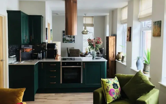 The Art Attic a Stylish Boutique Apartment