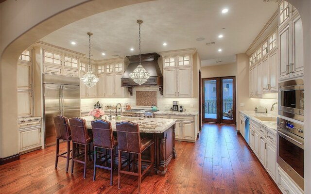 Palisades Estate 5 BR by Casago