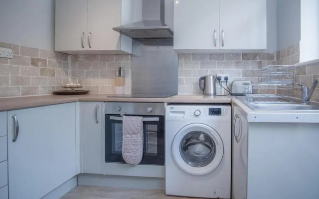 Langland Road - 2 Bedroom Town House - Mumbles