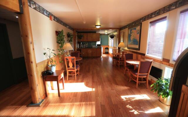 Long House Alaskan Hotel