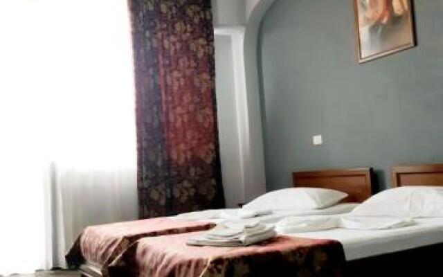 Ambasador Hotel & Restaurant