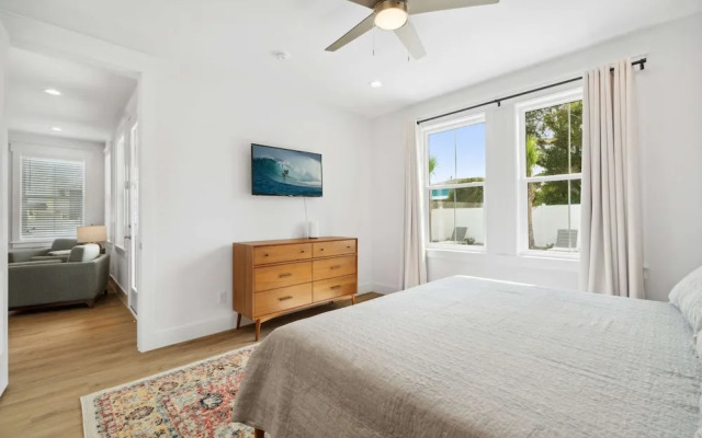 Blissful Getaway 4 BDR Whole Home Heated Pool!