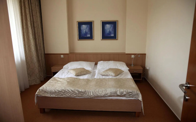 Dependence Hotel Golf