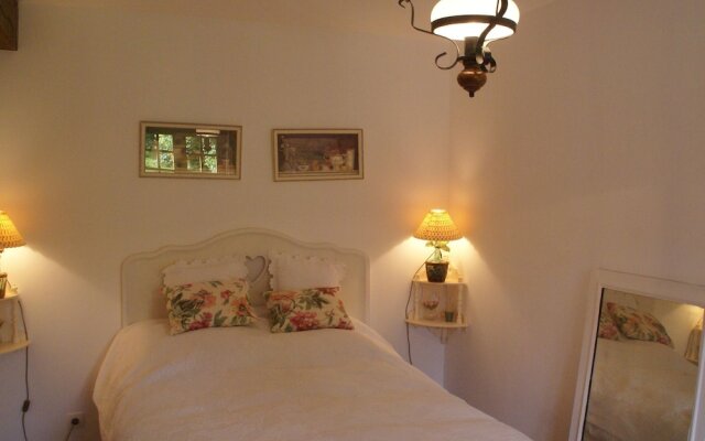 Traditional Holiday Home with Garden in Dampsmesnil