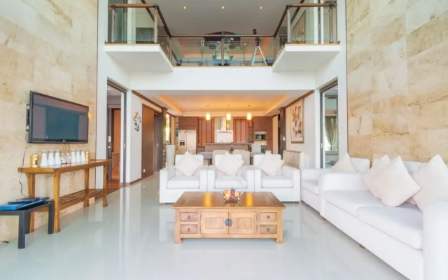 Beach Front 4 Bedroom Pool Villa RV