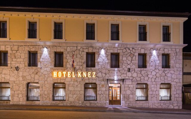 Hotel Knez