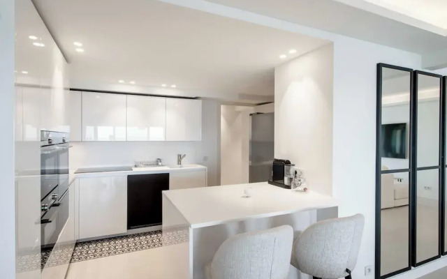 Charming Oasis With Terrace 4 BD/ 8P - Cannes