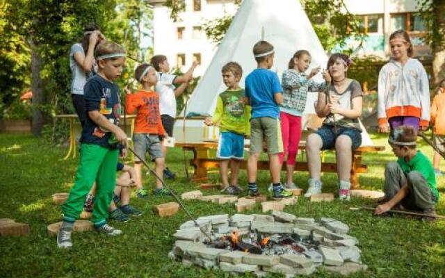 Youth Hostel Proteus Postojna