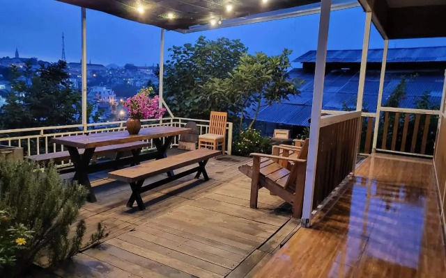 Books Homestay