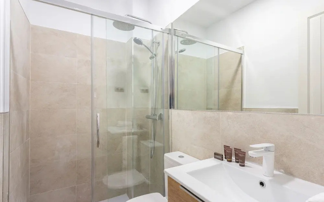 Cozy 2BD Duplex With Private Patio Plaza Nueva II Sevilla