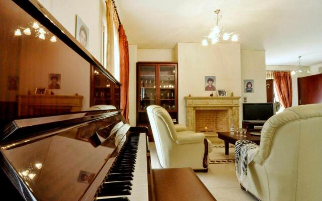 Piano House by Corfuescapes