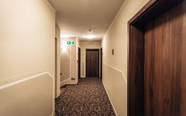 Star Hotel