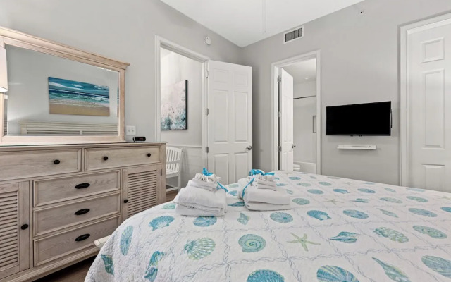 Newly Renovated! Breathtaking Views! Fourth Floor! Pools! Grill! Beach Chairs