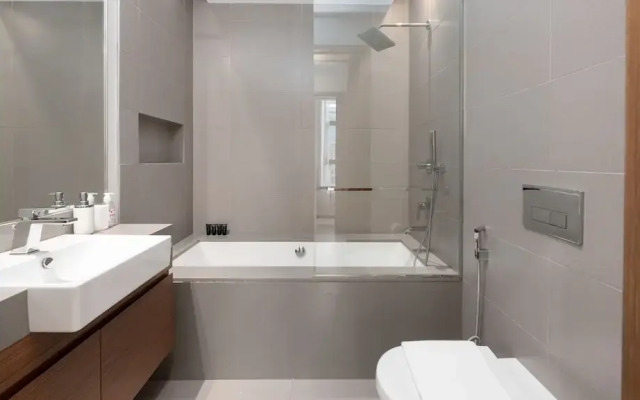 Bright Modern 1BR in City Walk