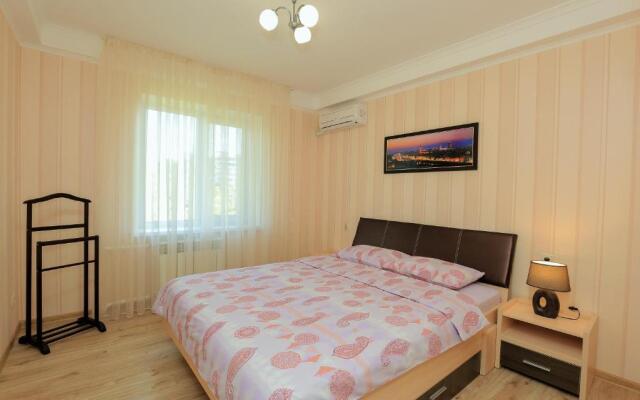 Apartment on Obolonskiy Prospect 16V