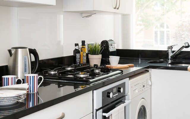 Traditional, Warm 1BR Flat in Maida Vale