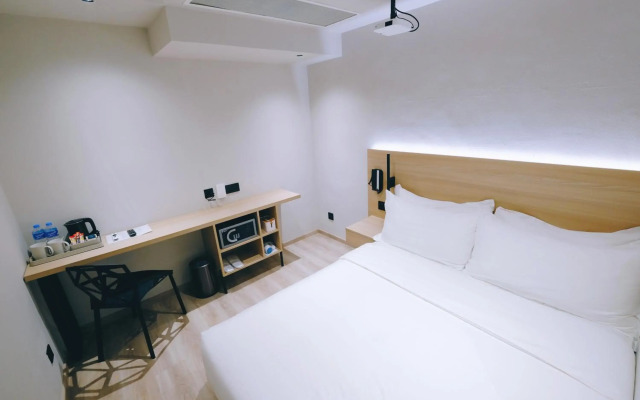 Rest Bugis Hotel