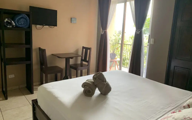 Casa de Lis Hotel & Tourist Information Centre