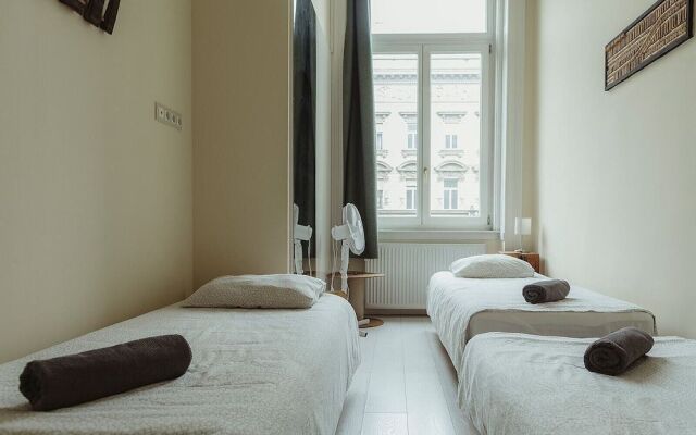 József - Group Apartment with Sauna