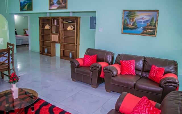 The Hamilton's Nature Villa