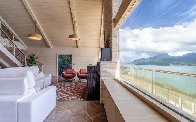 Casa com Piscina Churrasqueira e Vista