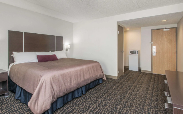 Ramada Plaza by Wyndham Niagara Falls