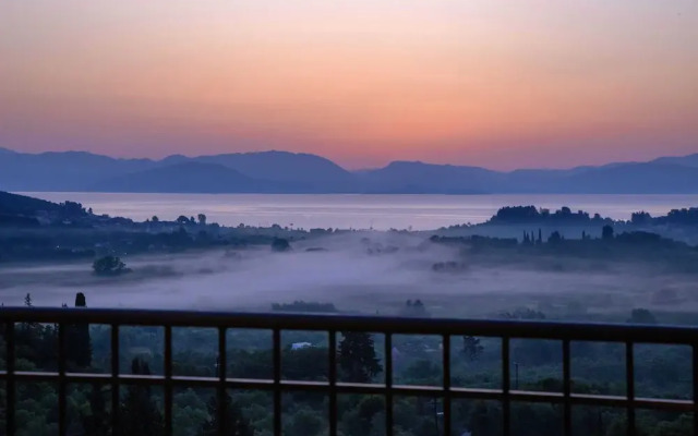 Spacious House with great view in Corfu