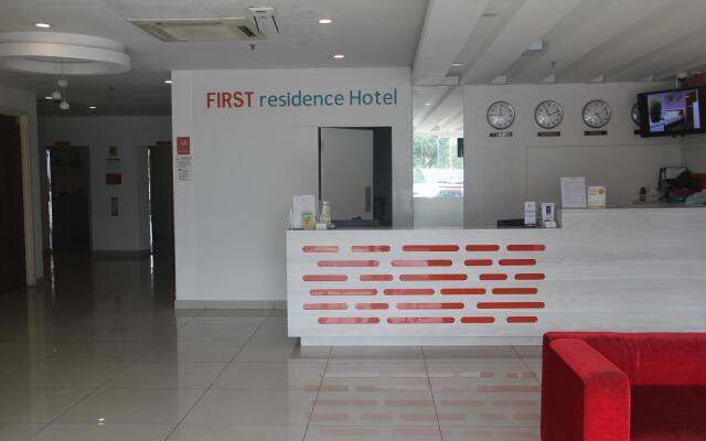 First Residence Hotel