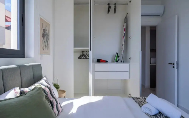Ivory 1-BR Apt. & Balcony in Aradipou