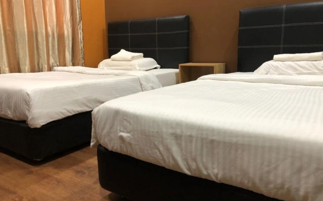 OYO 90342 Sena Home Homestay #828