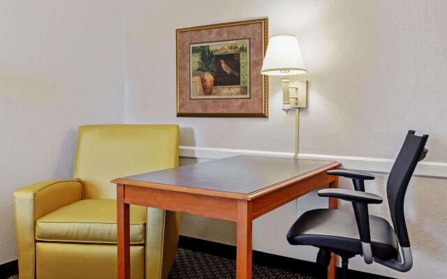 La Quinta Inn by Wyndham Tampa Bay Pinellas Park Clearwater