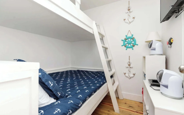 Resort Pool & Pet Friendly Sleeps 9