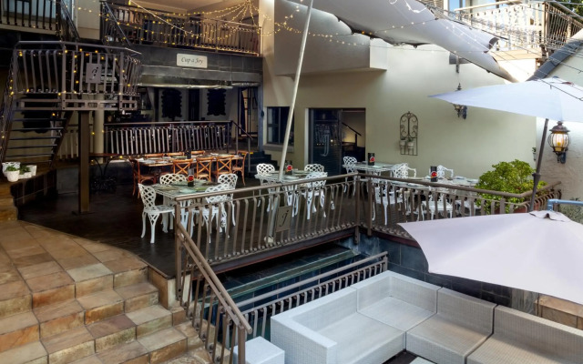 InnJoy Boutique Hotel