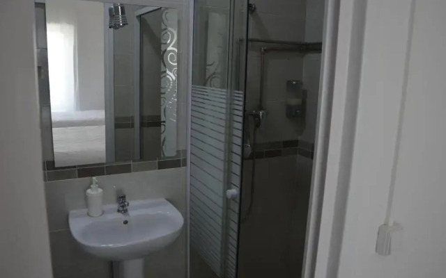 Lx Center Guesthouse