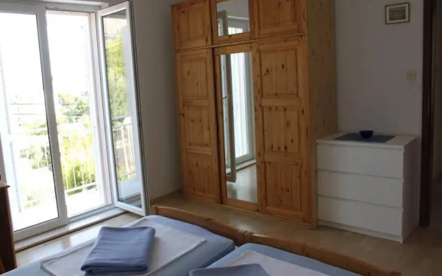 Apartments and Rooms Mladenka