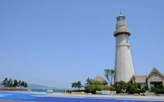 Kyriad Hotel (Weihai Xingfumen Weigao Square)