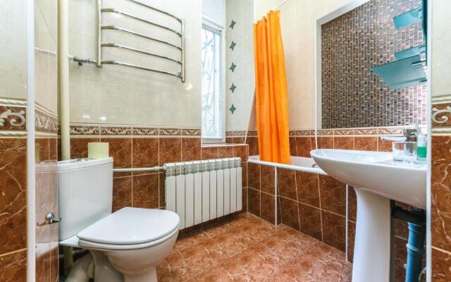 One bedroom. 6 Zankovetskoi St. Near a Khreschatyk