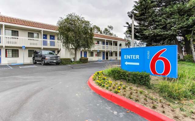 Motel 6 Salinas, CA - North Monterey Area