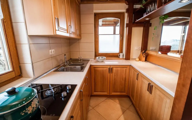 Country House Mirt