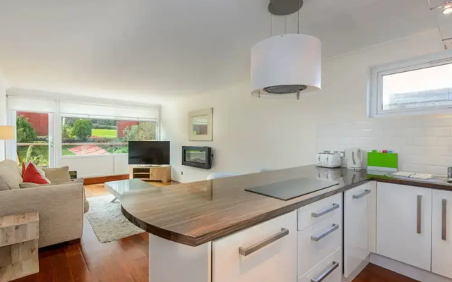 Corrin - Chic 1 Bedroom Apartment