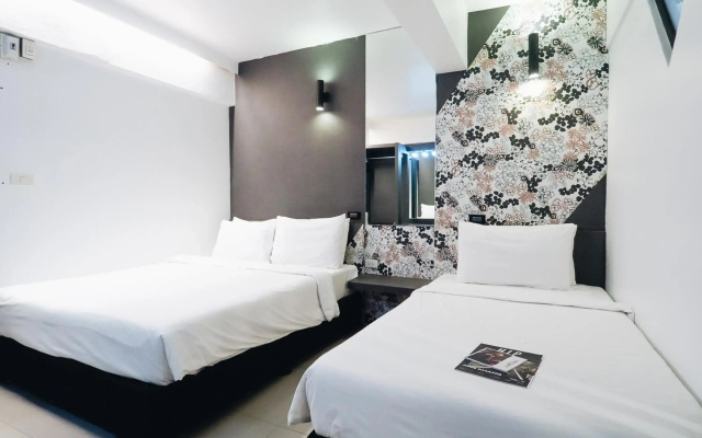 Loyy Hotel