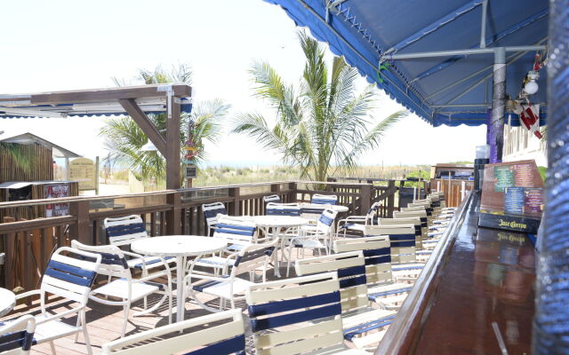 Marigot Beach Suites